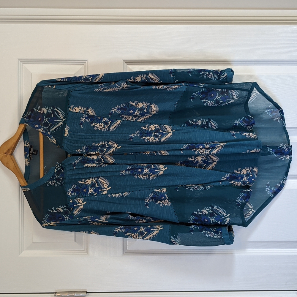 5 FOR $25 Blue Lucky Blouse size Large